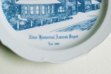 Bord – Niles Historical Amtrak Depot – memorial plate - herinneringsbord 2003 – Janet Seaman