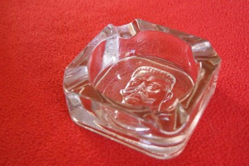 Zeer zeldzame asbak – Von Hindenburg – vierkant – glas