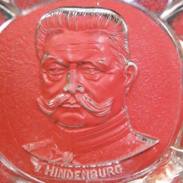 Zeer zeldzame asbak – Von Hindenburg – vierkant – glas