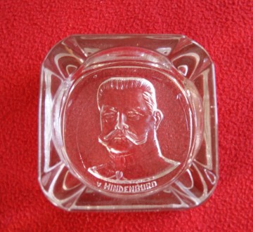 Zeer zeldzame asbak – Von Hindenburg – vierkant – glas