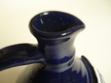 Handgemaakte blauwe kruik