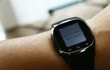 Nieuwe Smartwatch –voor IOS en Android – kast chroom zwart rubber band